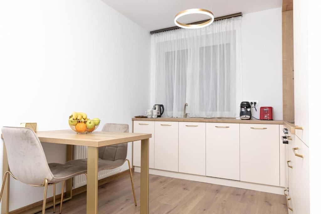 Enescu 3 City Center Flat Timişoara Exteriör bild