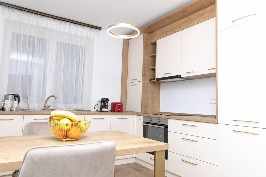 Enescu 3 City Center Flat Timişoara Exteriör bild